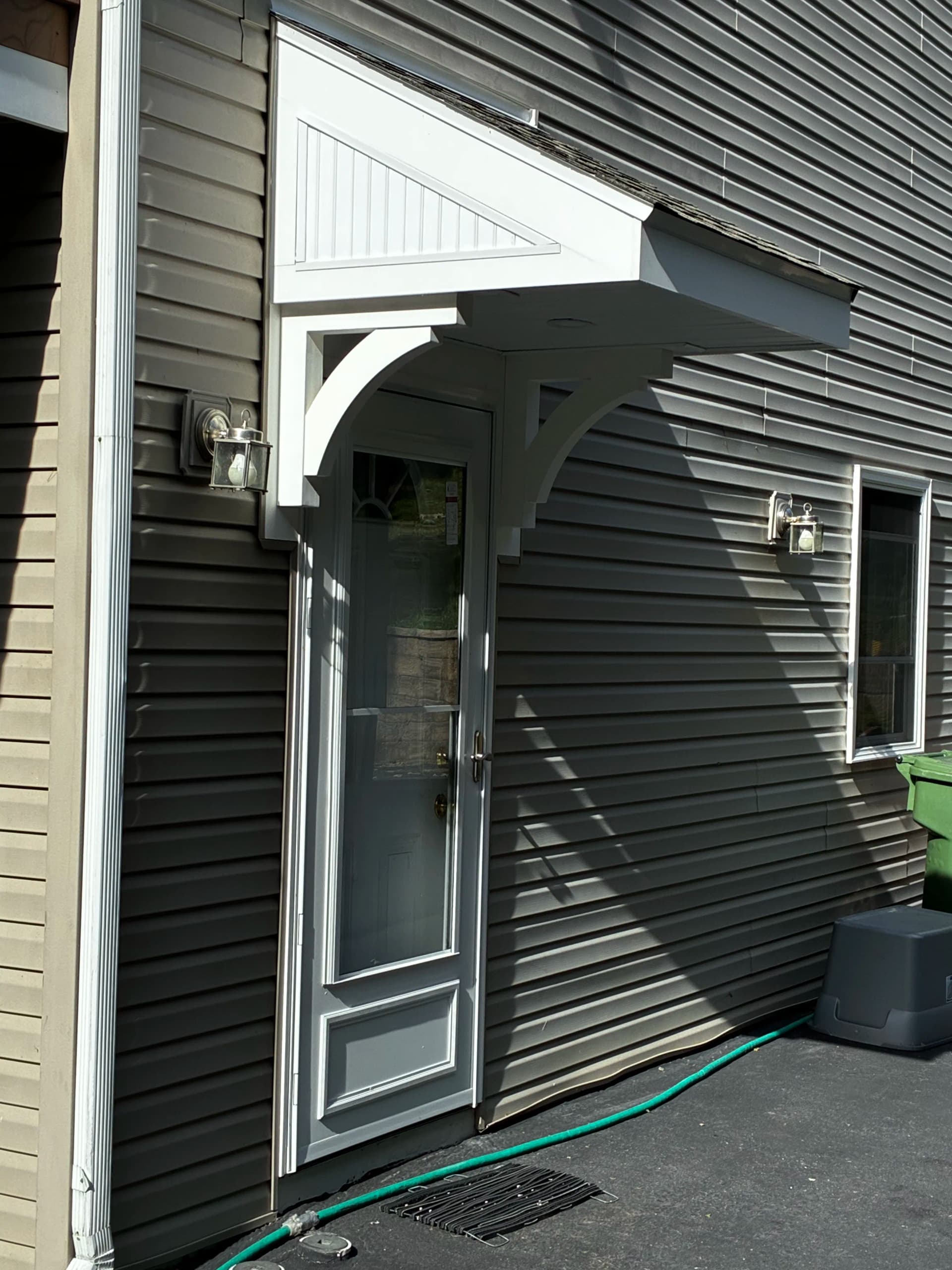 Decorative Entry Brackets That Pull the Whole Look Together image